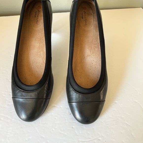 Clarks Ballet Pumps in Black Leather - Picture 2 of 7